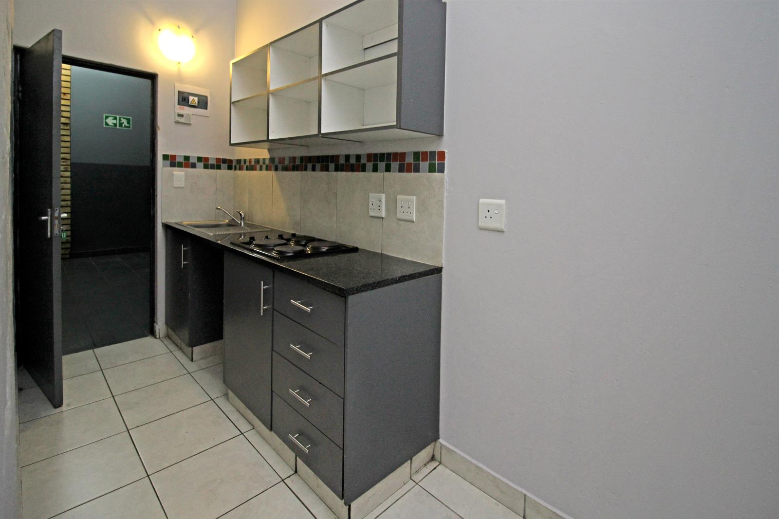 2 Bedroom Apartment in City & Suburban (Maboneng)