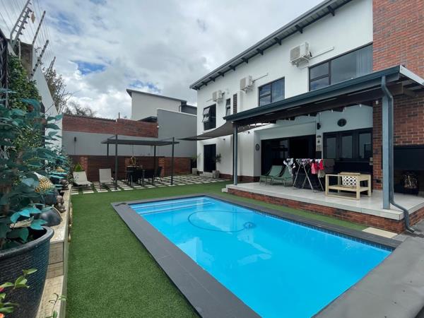 5 Bedroom Townhouse