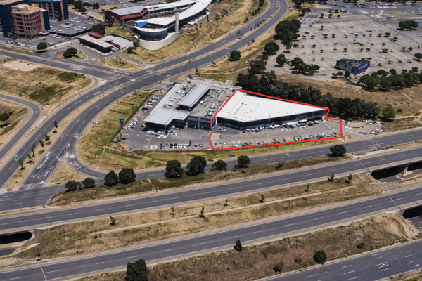 1 985 m² Commercial space