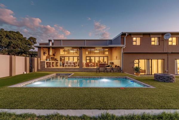 8 Bedroom House