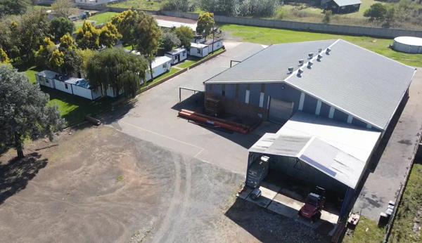 1 956 m² Commercial space