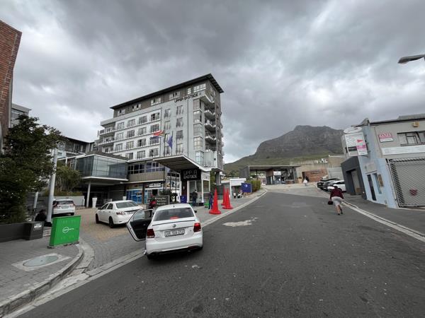 1 030 m² Commercial space