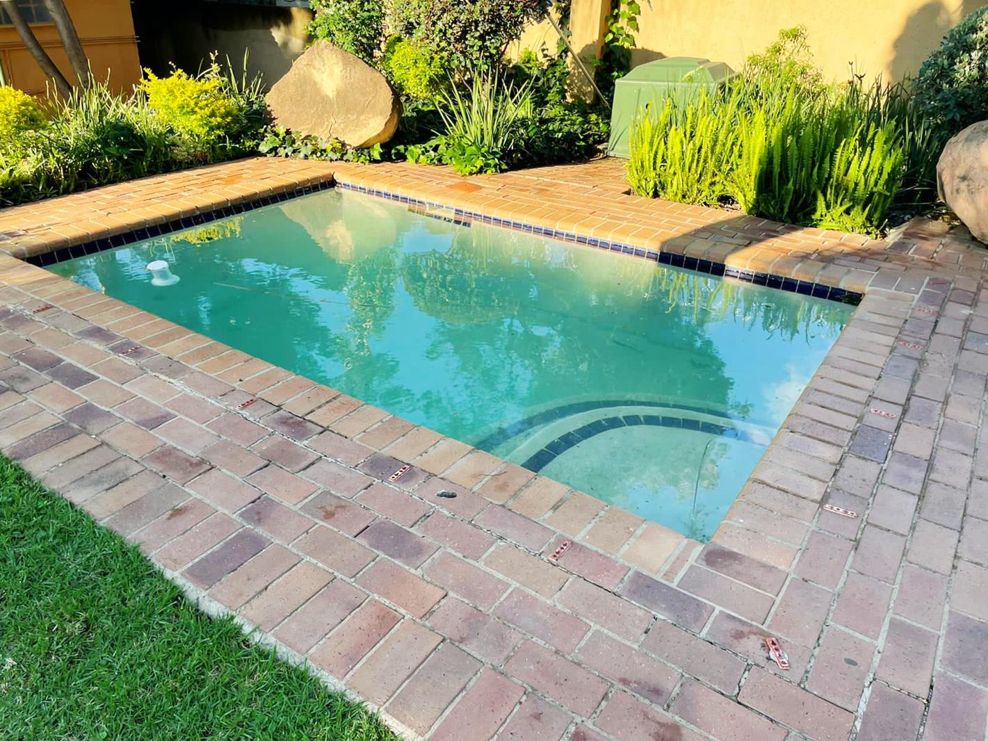 Bachelor apartment in Bloubosrand