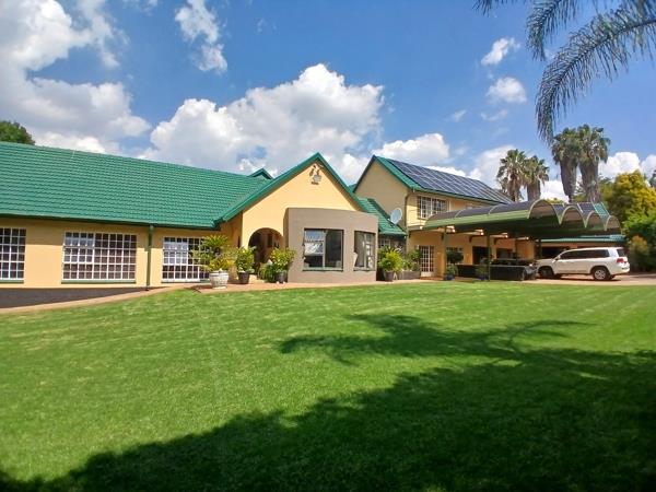 6 Bedroom House
