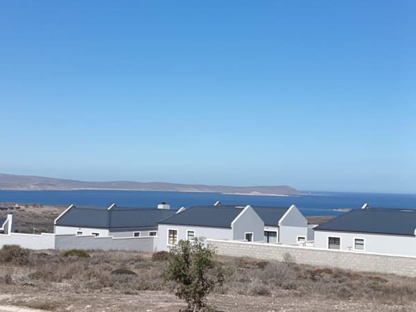 750 m² Land