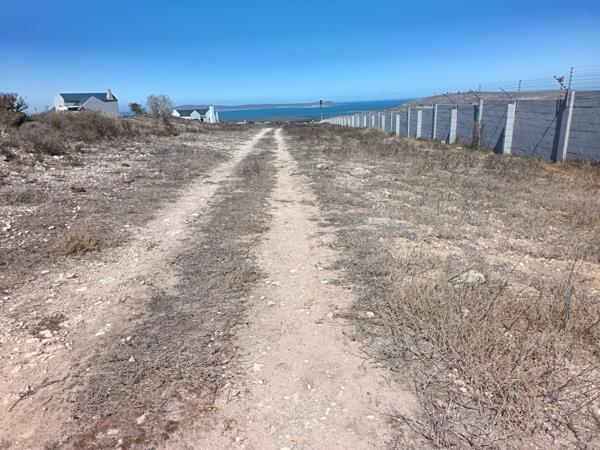 784 m² Land