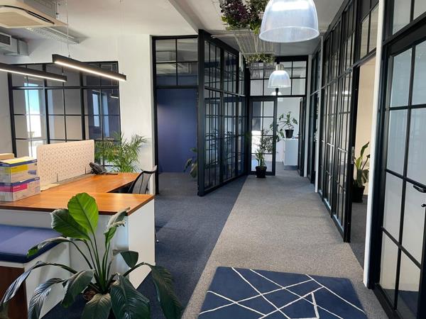 213.7 m² Office Space
