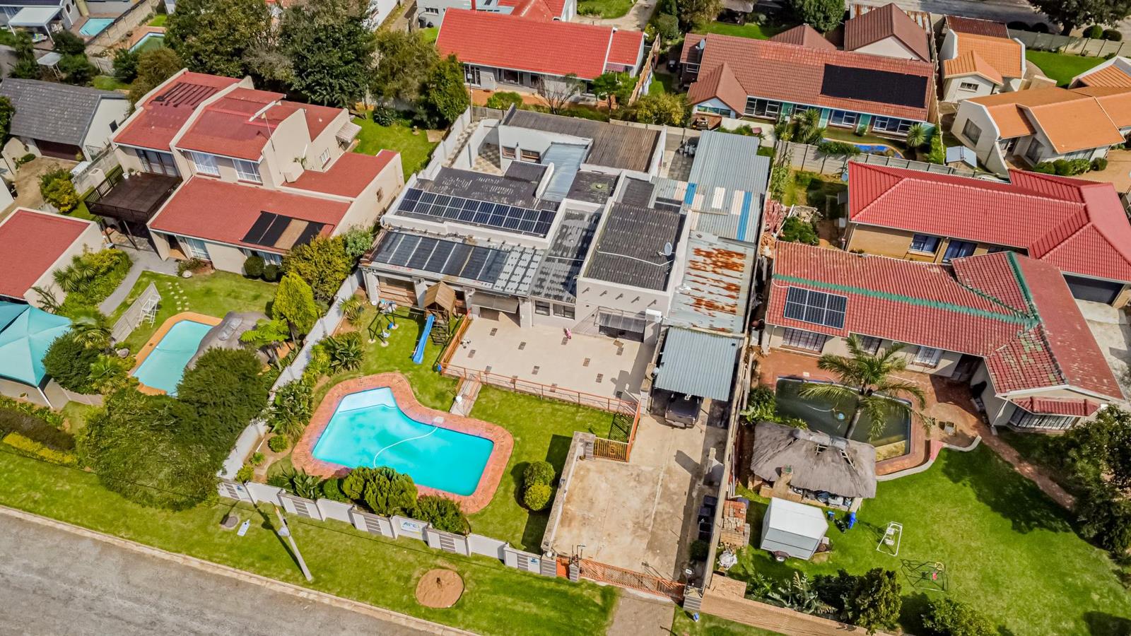 3 Bedroom House in Ontdekkers Park