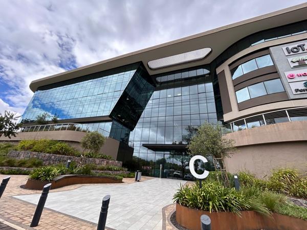 1 594 m² Commercial space