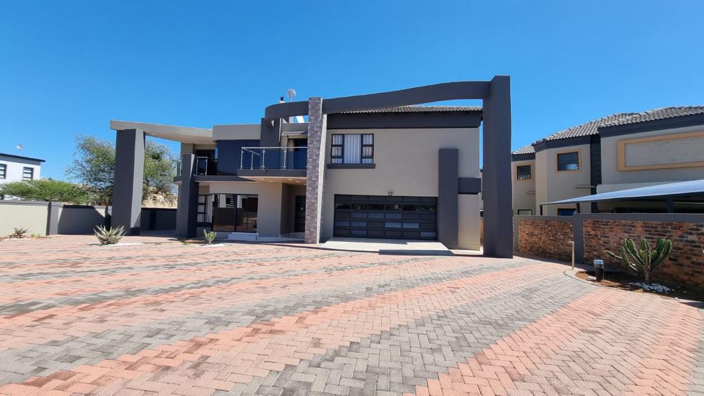 5 Bedroom House