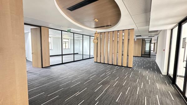 752 m² Office Space