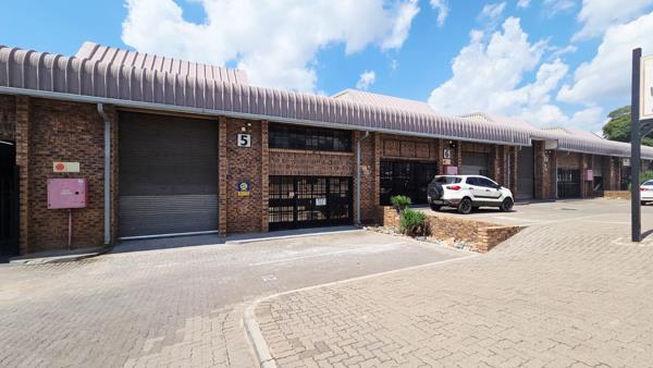 976 m² Industrial space