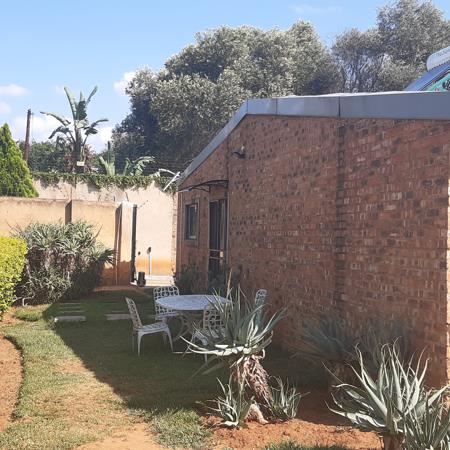 1 Bedroom Garden Cottage