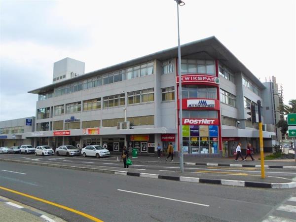 272 m² Office Space