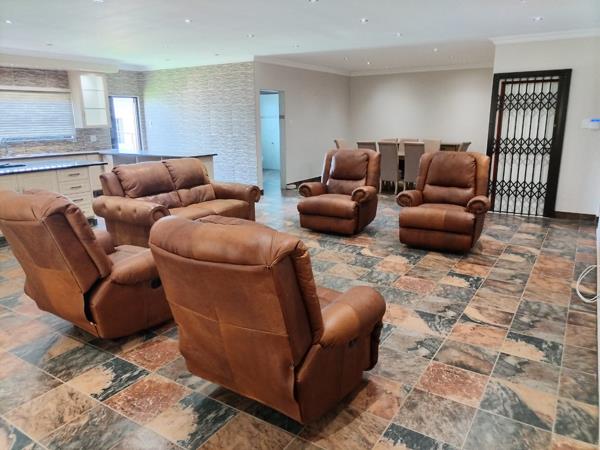 600 m² Farm with House