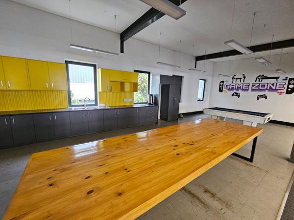 253 m² Commercial space