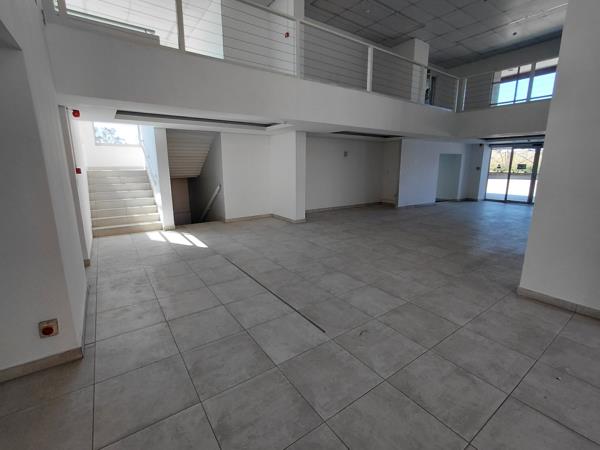 3 356 m² Commercial space