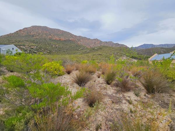 1 353 m² Land