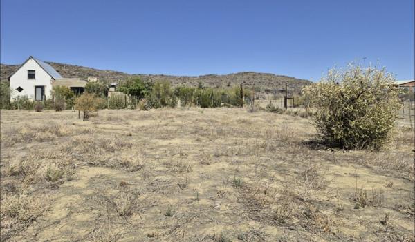 1 079 m² Land