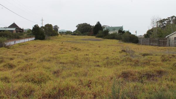3 000 m² Land
