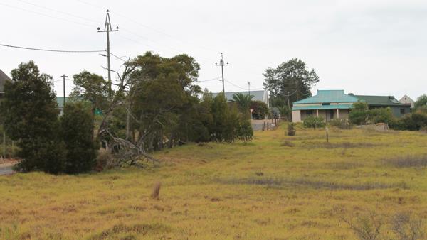 3 000 m² Land