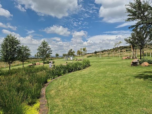 858 m² Land