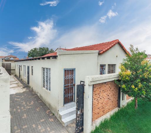 8 Bedroom House
