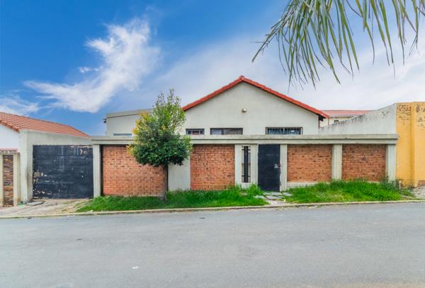 8 Bedroom House
