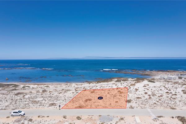 1 027 m² Land