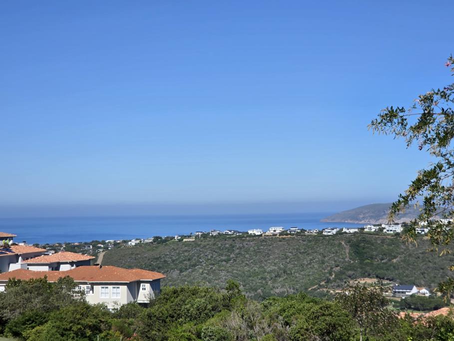 1 965 m² Land