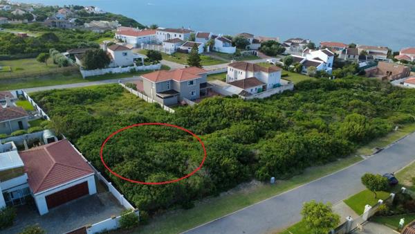 607 m² Land