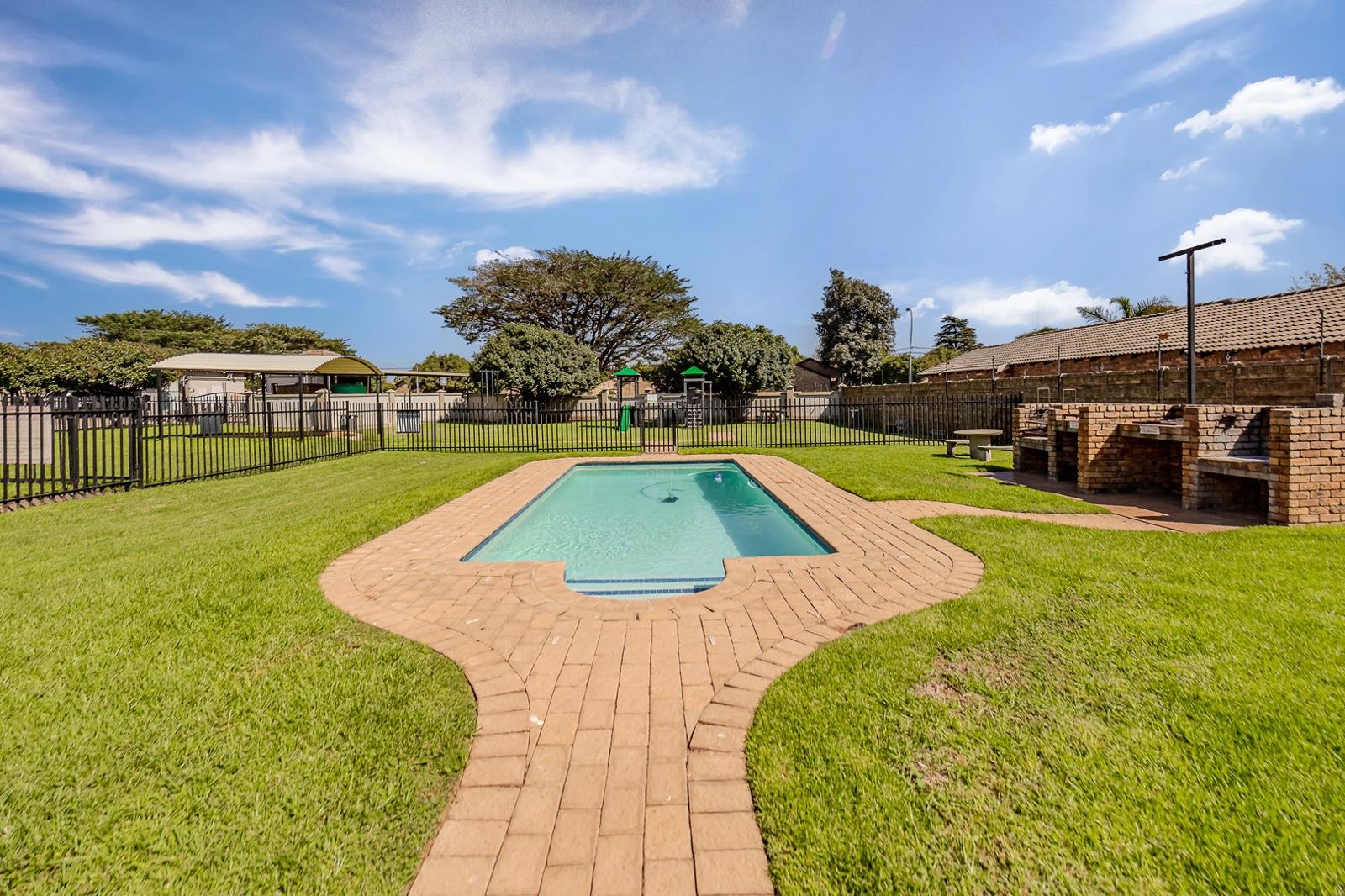 2 Bedroom Apartment in Bergbron