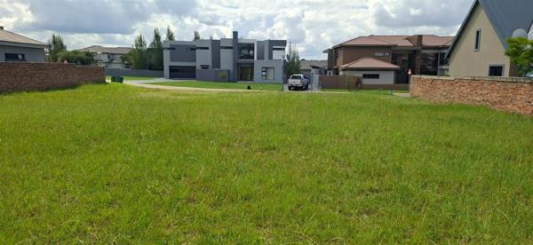875 m² Land