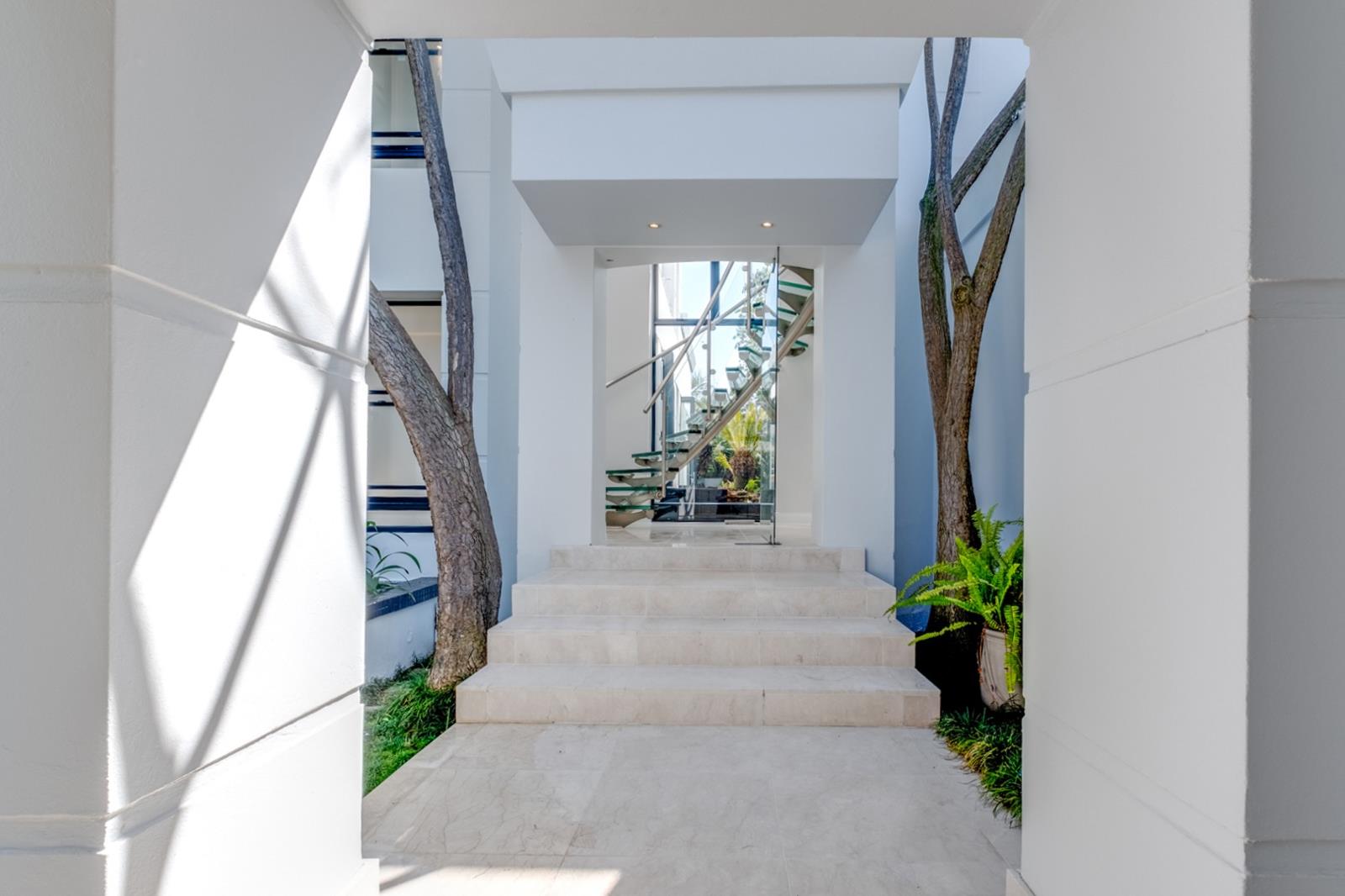 4 Bedroom House in Dainfern Golf Estate