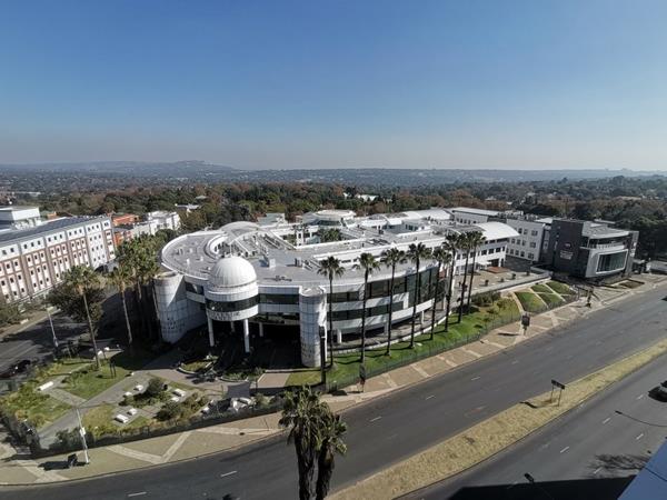 833 m² Office Space