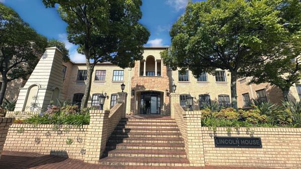 631 m² Office Space