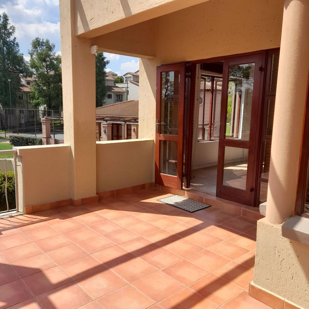 2 Bedroom Apartment in Douglasdale