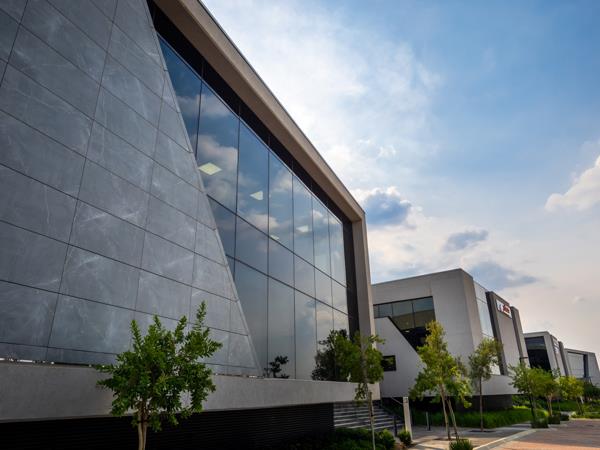 673 m² Commercial space