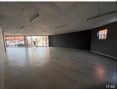 140 m² Commercial space