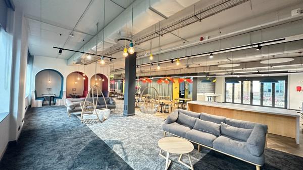 1 000 m² Office Space