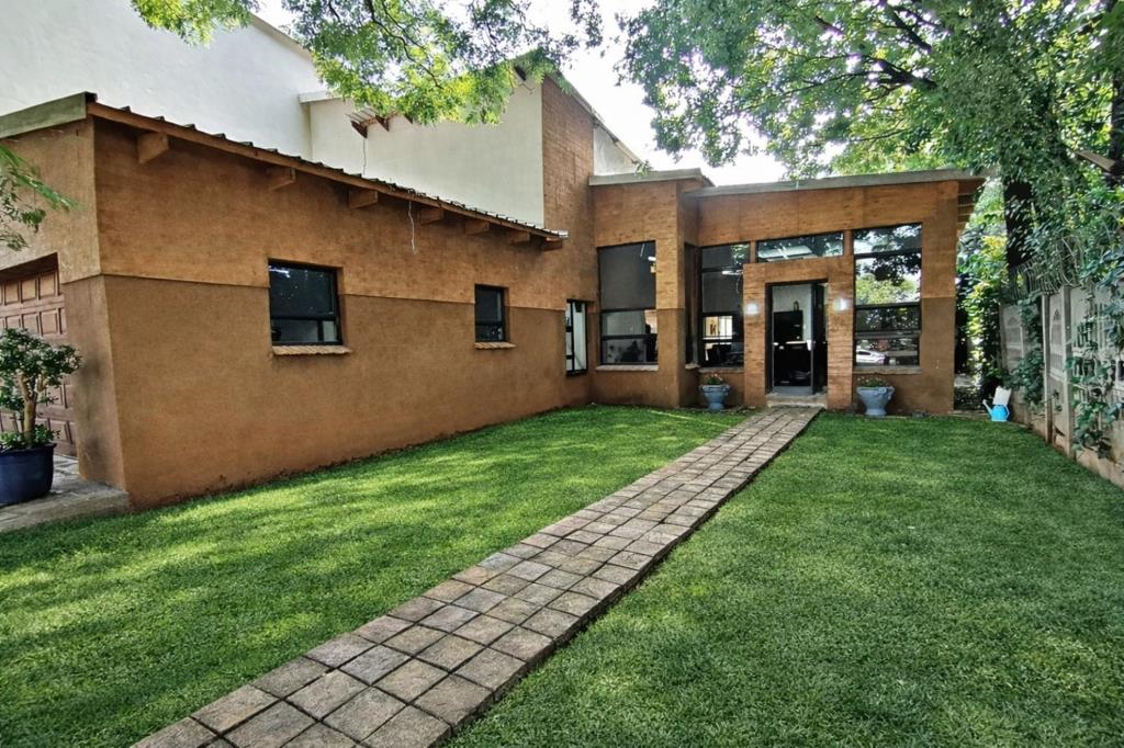 11 Bedroom House