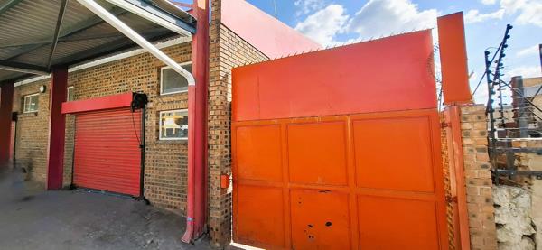 240 m² Commercial space