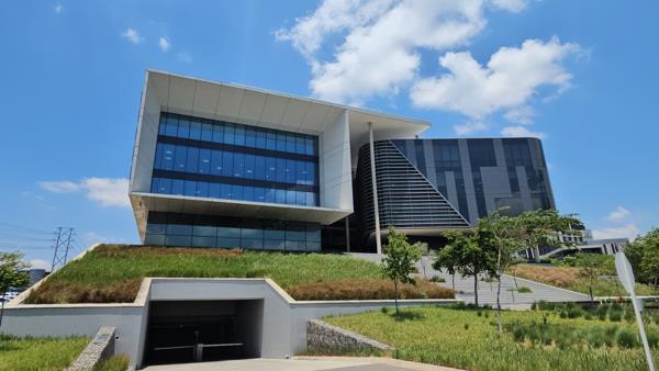 527 m² Commercial space