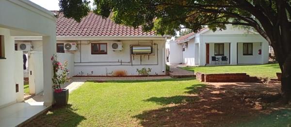 12 Bedroom, Bed and Breakfast