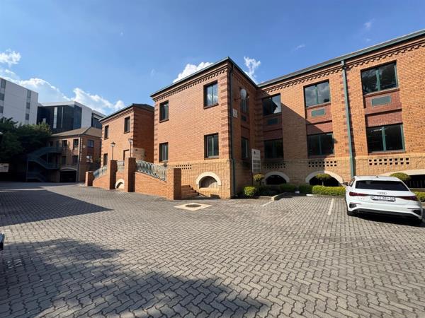 379 m² Office Space