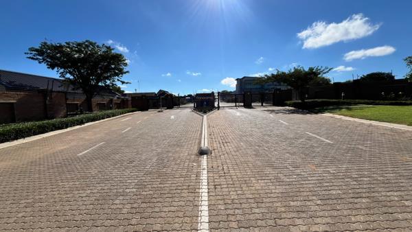 650 m² Land
