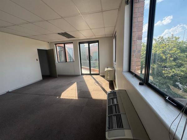 351 m² Office Space