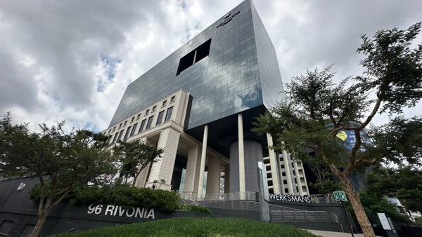 4 879 m² Office Space