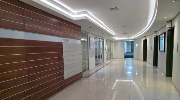 648 m² Office Space