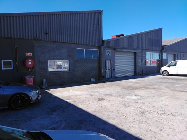 302 m² Industrial space